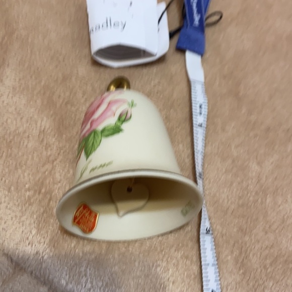 Lefton porcelain gold trimmed hand painted roses June bell - Picture 8 of 8